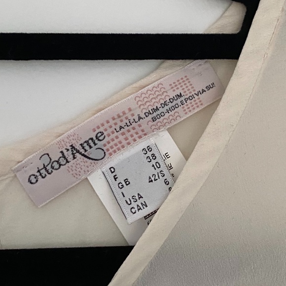 Dress shirt cream with blue on the sleeves - Picture 2 of 3